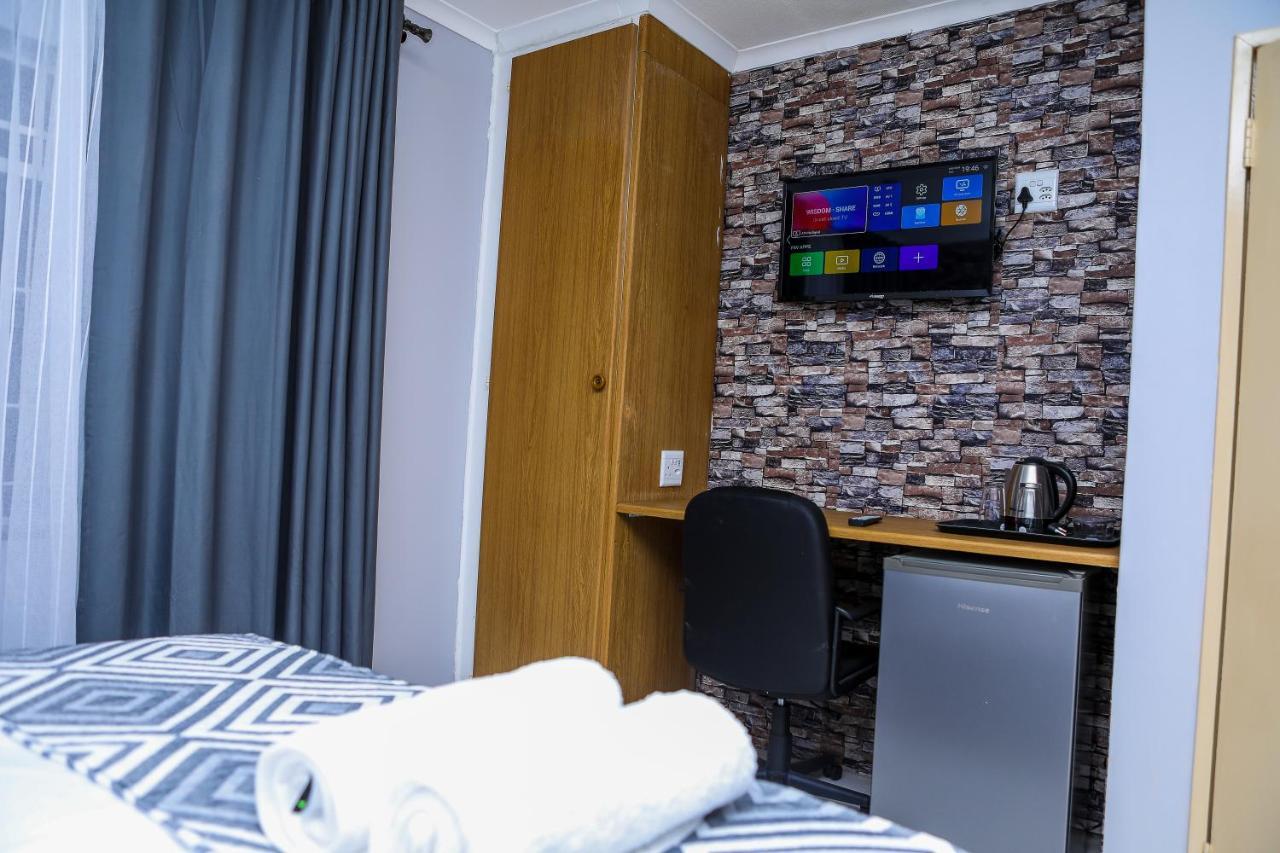 Delux Guesthouse Volksrust Eksteriør billede