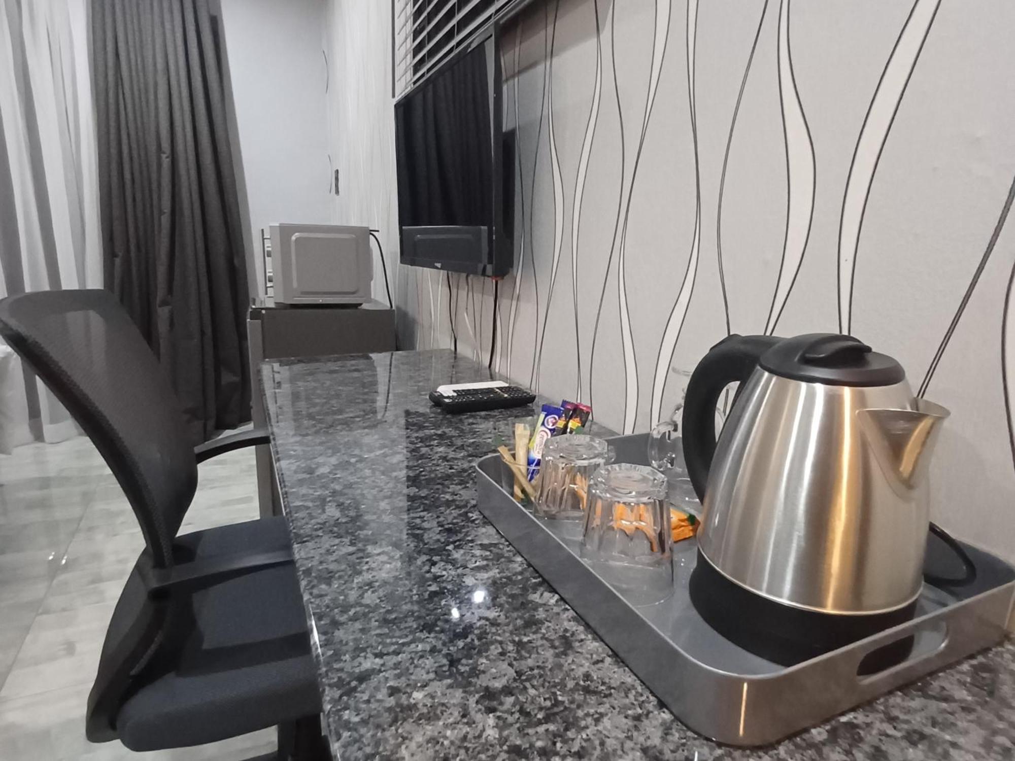 Delux Guesthouse Volksrust Eksteriør billede
